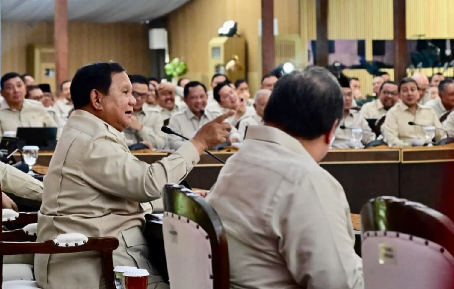 Prabowo dalam Kepungan Empat Kekuatan: Tantangan Bangsa di Tengah Krisis Multidimensi