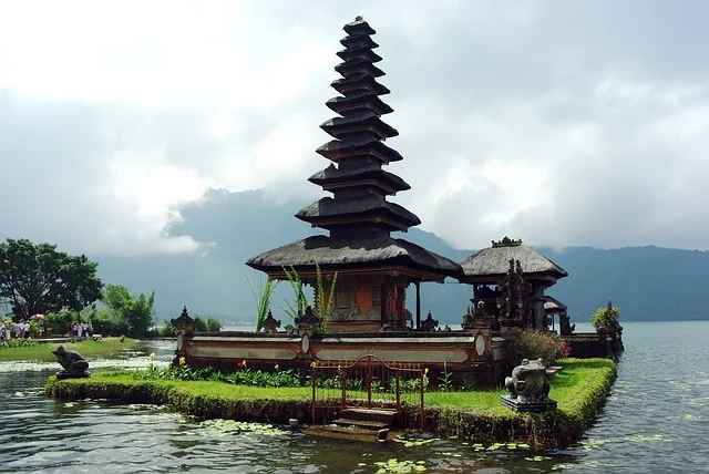 Wisata Bromo Ditutup Total Akibat Karhutla, Wagub Jatim Minta Petugas Belanja di Warung Warga