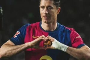 Dua Sisi Corey Lewandowski: Dari Skandal Kontrak DHS hingga Analisis Tajam Dunia Sepak Bola