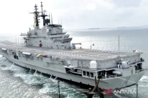 Gagah! 5 Foto Kapal Induk Garibaldi Masuk RI, Dikawal 2 KRI TNI AL