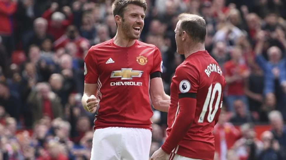 Jelang MU vs Ipswich, Wayne Rooney Minta Michael Carrick Coret Dua Pemain Ini