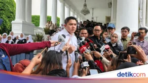 Kontroversi Seskab Teddy Indra Wijaya: Dari Pin HUT RI hingga Sorotan Publik