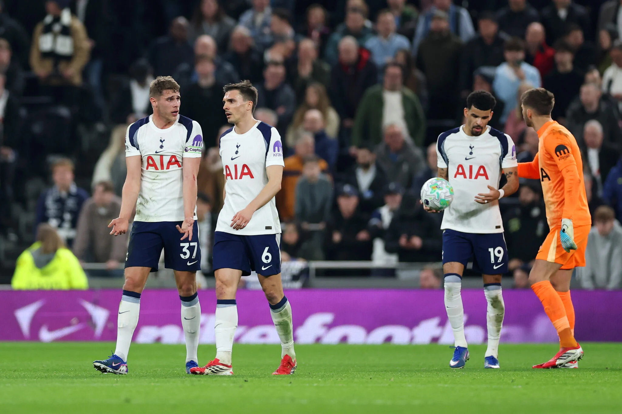 Krisis di London Utara: Tottenham Terpuruk, Nottingham Forest vs Tottenham Jadi Sorotan