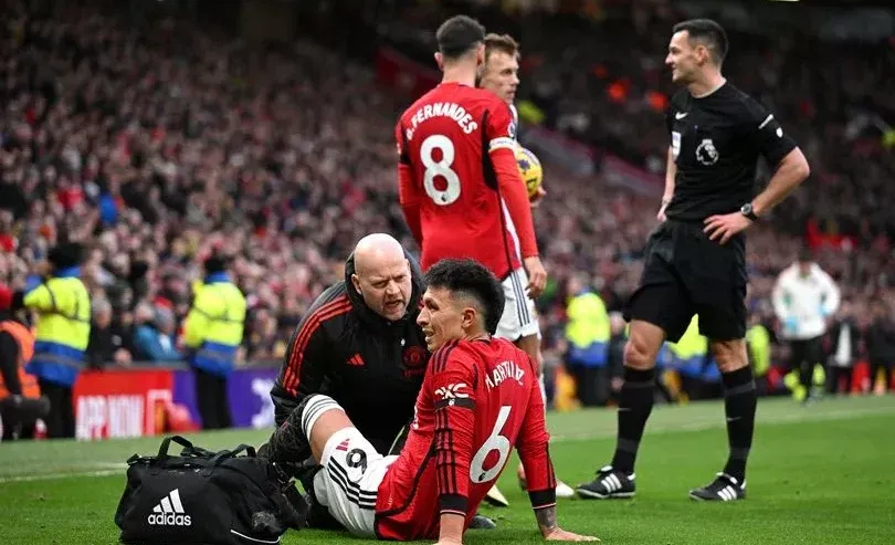 Krisis di Old Trafford: Lisandro Martinez Terancam Didepak Usai Ledakan Amarah di Ruang Ganti