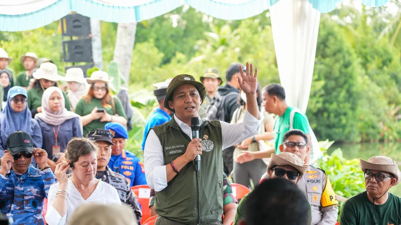 Langkah Strategis Raja Juli Antoni Bentuk Badan Khusus Pengelola Gambut dan Mangrove Nasional