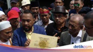 Sidang Ijazah Jokowi Memanas: Hakim Tegur Jangan Berasumsi, Kubu Tifa Cecar Saksi Dumatno Soal SMA Jokowi